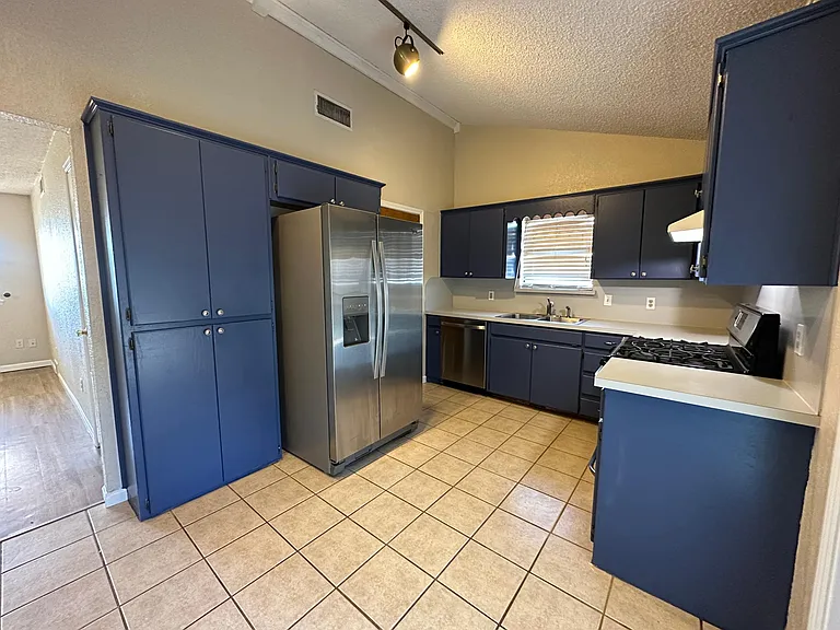1008 N Nail Pkwy — Photo 3