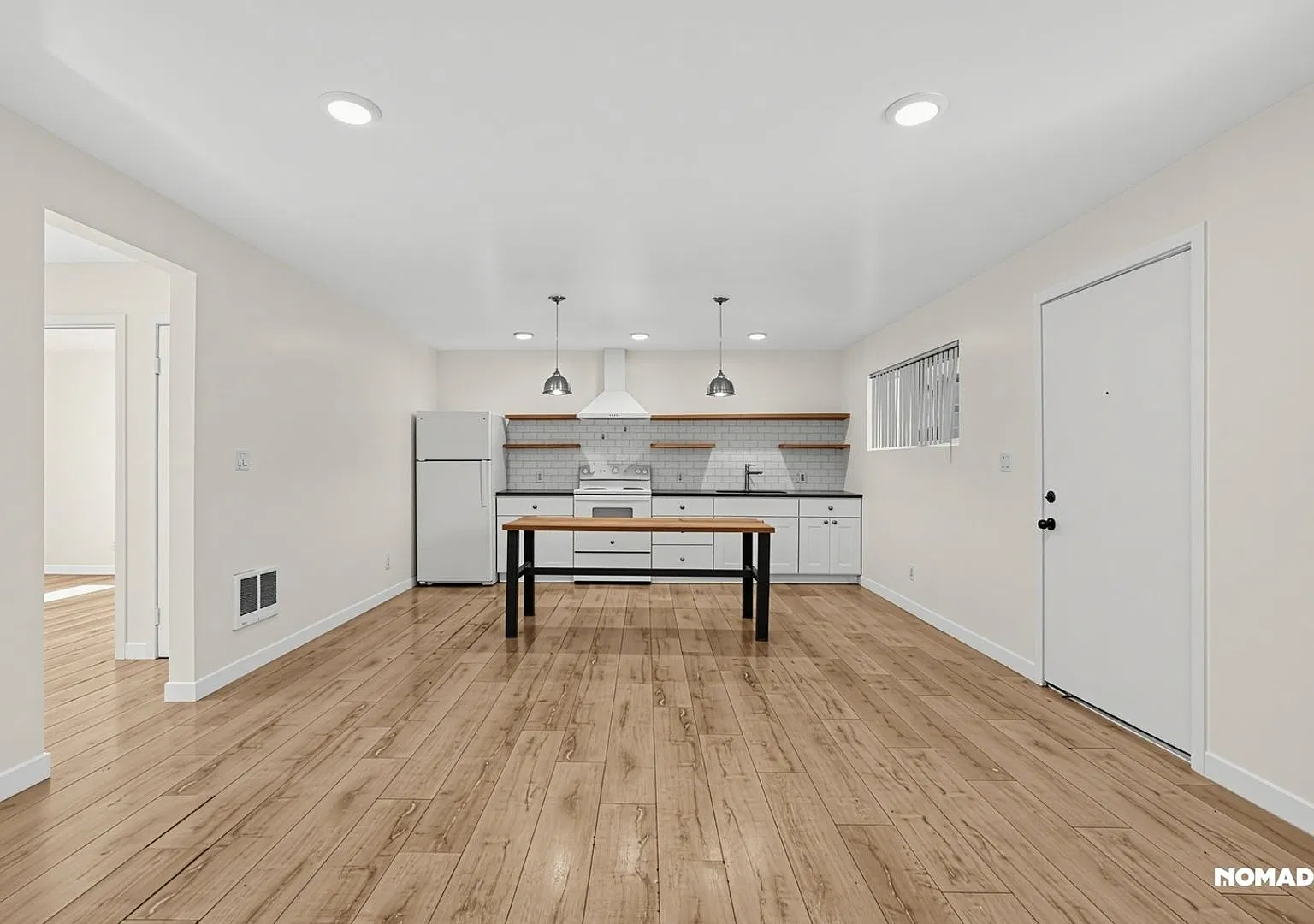 Charming 2BR Duplex in Long Beach — Photo 2