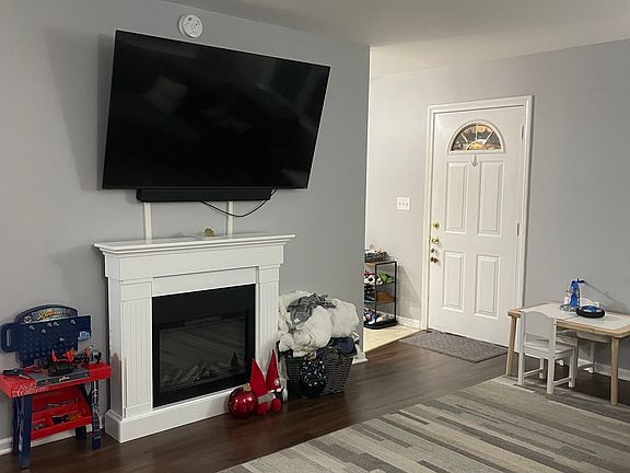 2nd image of 900 Merritt Street
