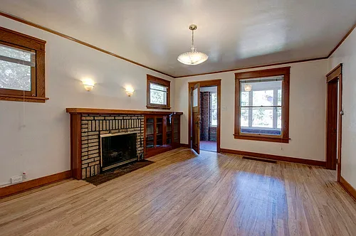 1810 Walnut St Photo 1