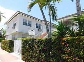 717 Espanola Way, Miami Beach, FL