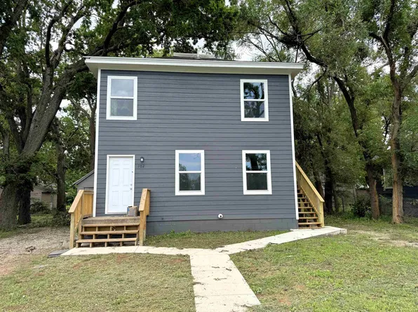 102 & 102-1/2 N West Pl, Salina, KS 67401