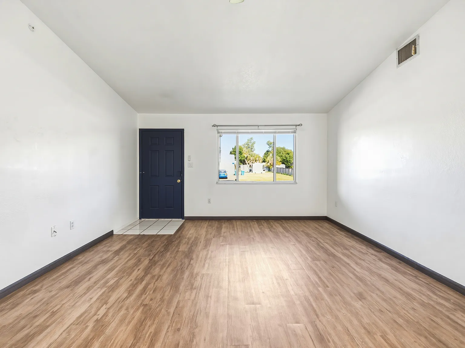 2 bed, 2.0 bath, $1,695 — Photo 4