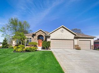 56208 Bridle Path Dr, Middlebury, IN 46540