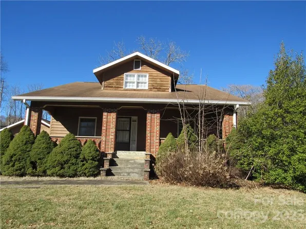 115 Lake Eden Rd, Black Mountain, NC 28711