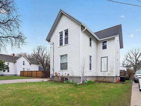 5th image of 1210 Fairview Ave
