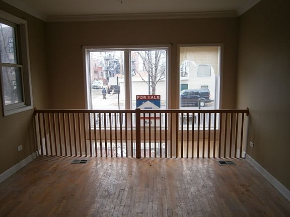 3rd image of 2509 W Harrison St Unit 1