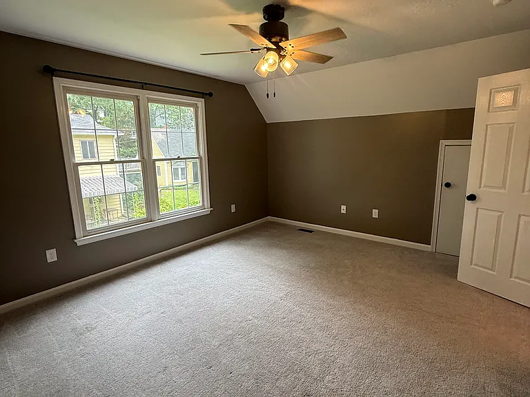 10216 Capitol View Ave — Photo 14