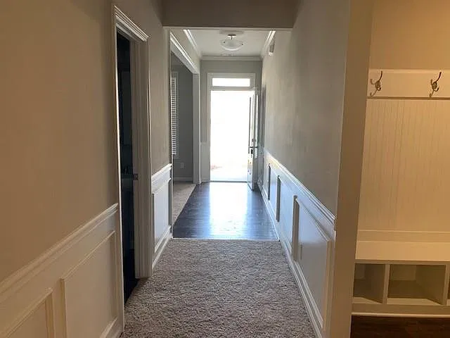 4 bed, 2.5 bath, 2727 sqft, $2,700 — Photo 3