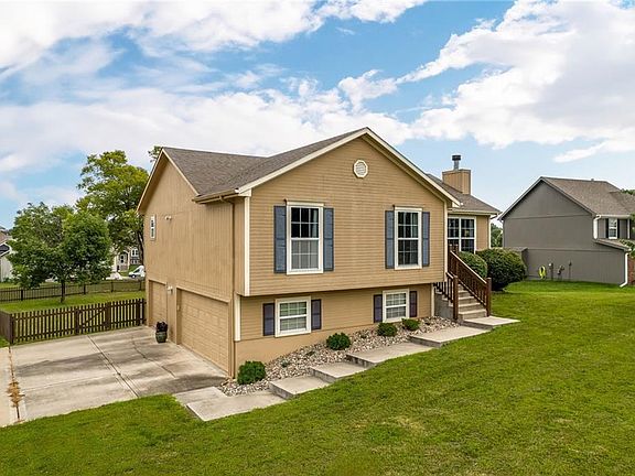 2nd image of 10319 N Kensington Ct