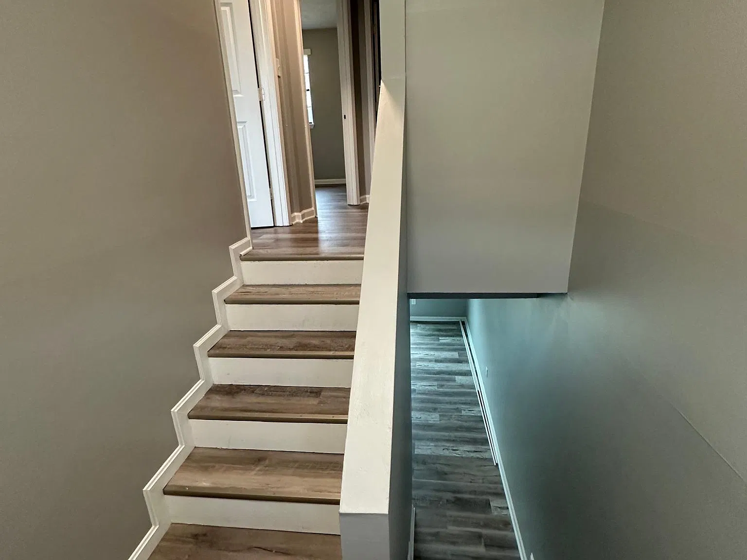 2 bed, 900 sqft, $985 — Photo 2