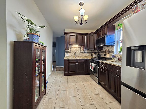 3rd image of 1535 S 57th Ave