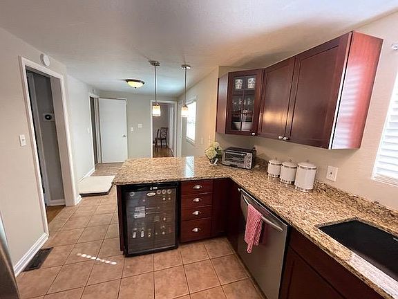 Wine fridge included!