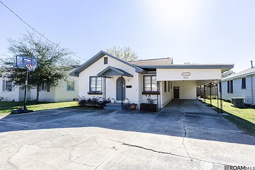 423 Avenue E Photo 1
