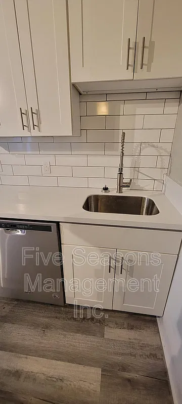 9 Chase St — Photo 4