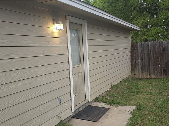 3rd image of 448 Chase Ave