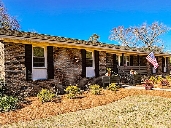 2nd image of 121 Azalea Dr