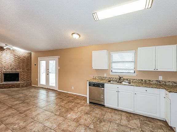 4th image of 1733 Wurzburg Dr
