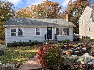 725 Rocky Hill Rd, Plymouth, MA 02360