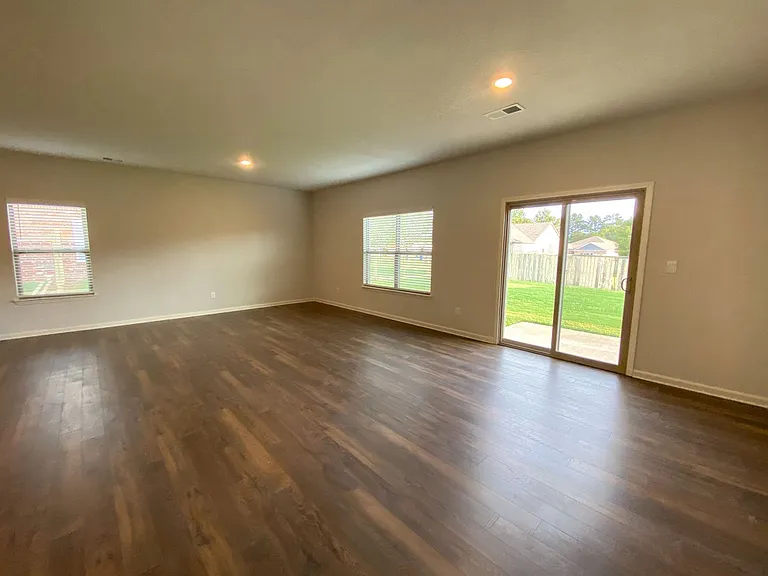 85 Meadowland Ln — Photo 2