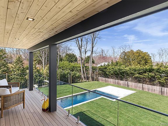 5th image of 2803 Noyac Road