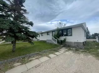 10807 102nd St #1A, Grande Prairie, AB T8V 2X4