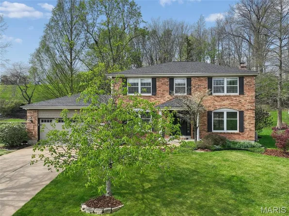 605 Waterford Ridge Ct, Ballwin, MO 63021