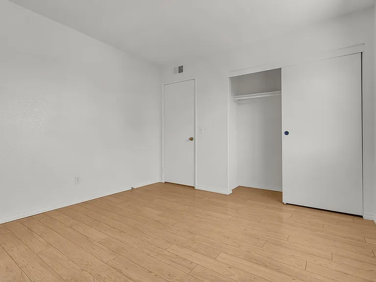 2750 N Canal St — Photo 12