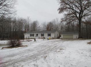 9385 Harrison Ave, Farwell, MI 48622