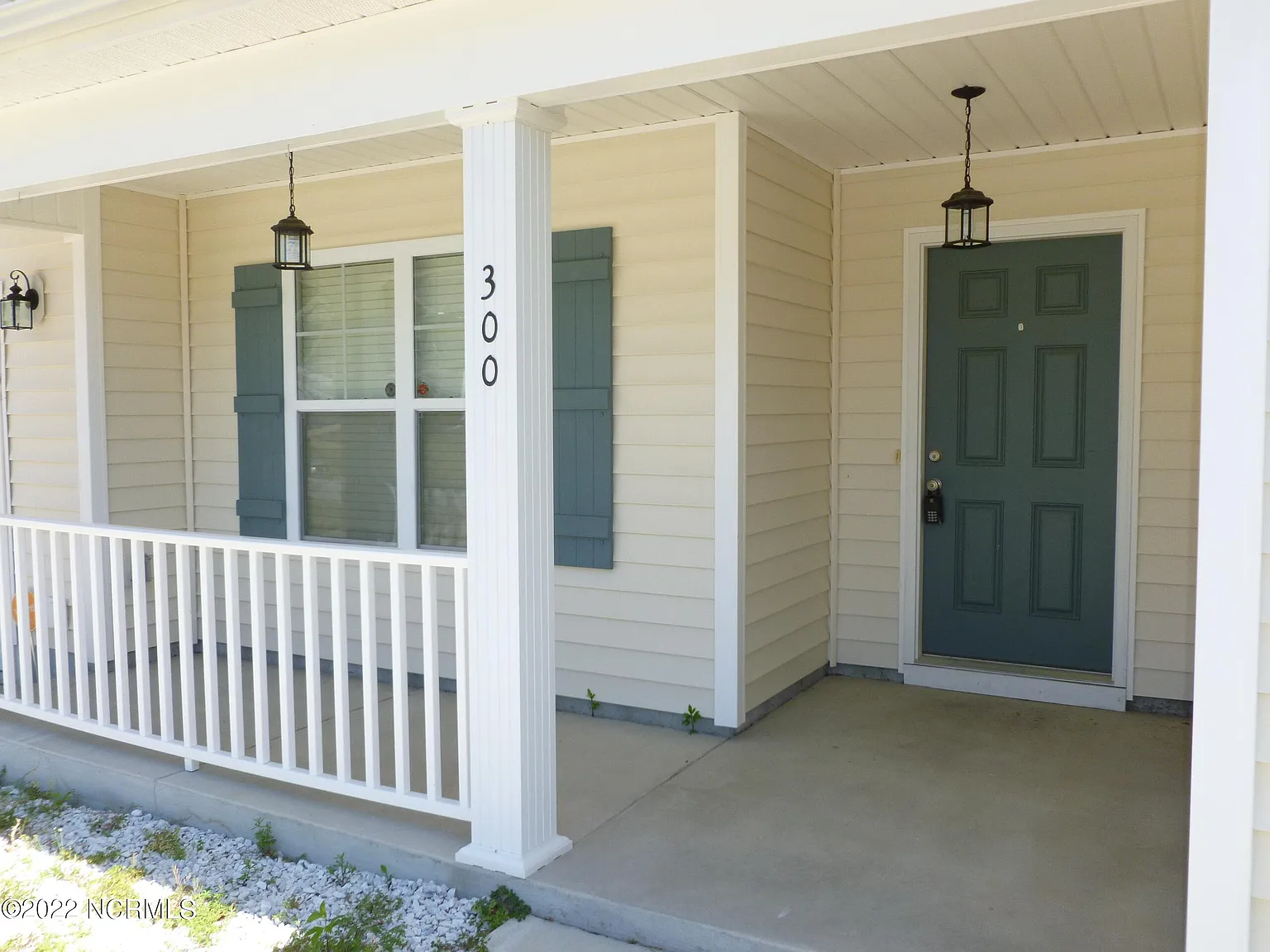 3 bed, 2.0 bath, $1,850 — Photo 2