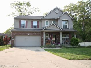 5981 Newberry Estates Dr, Westland, MI 48185