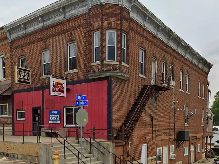 10390 S Mill St #101 — Photo 1