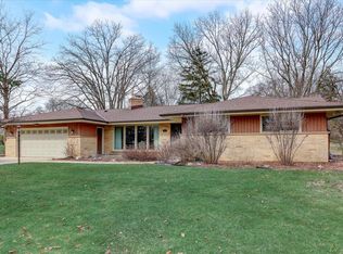 3255 San Marcos Dr, Brookfield, WI 53005