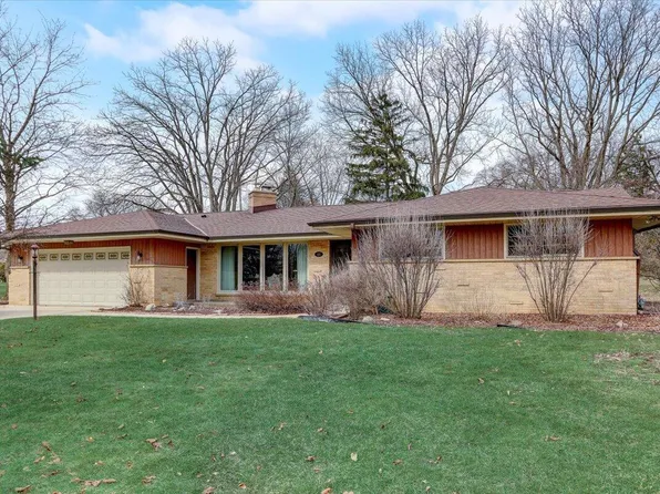 3255 San Marcos DR, Brookfield, WI 53005