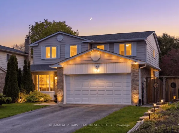 123 Lowe Blvd, Newmarket, ON L3Y 5T3