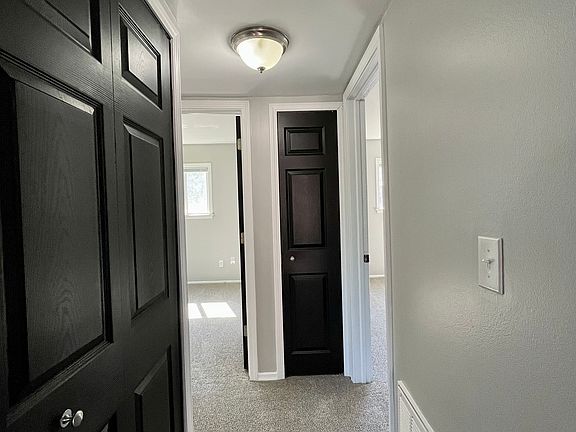 5th image of 4431 Oakwood Blvd APT 3