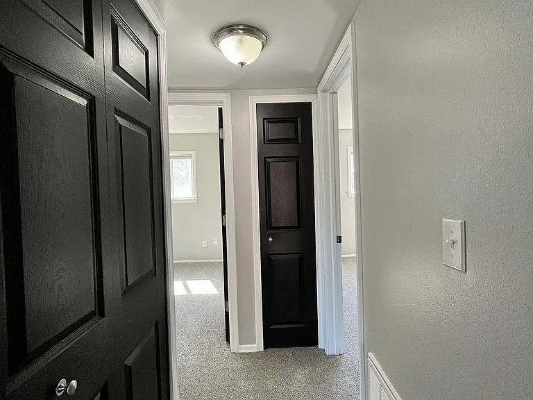 4431 Oakwood Blvd #3 — Photo 5