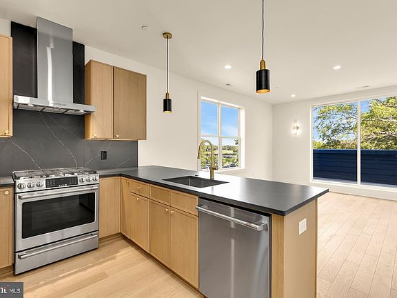 2nd image of 224 21st St NE APT 4