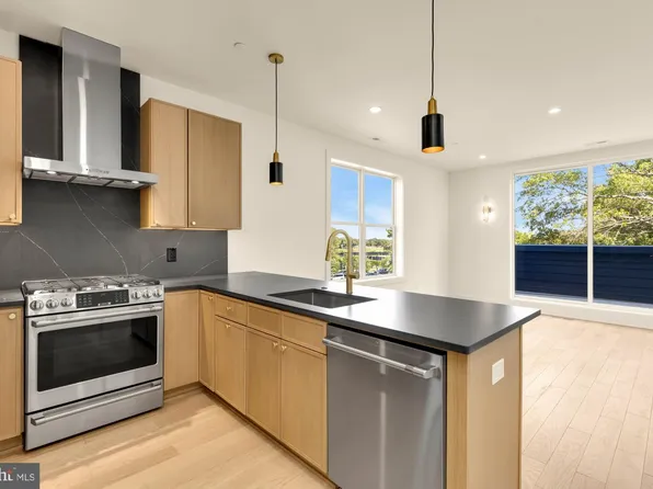 224 21st St NE APT 4, Washington, DC 20002