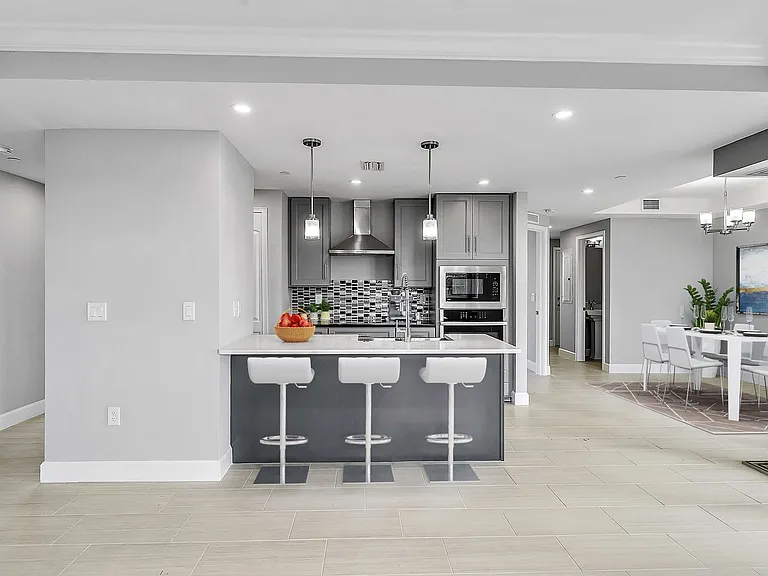 14550 River Beach Dr — Photo 3