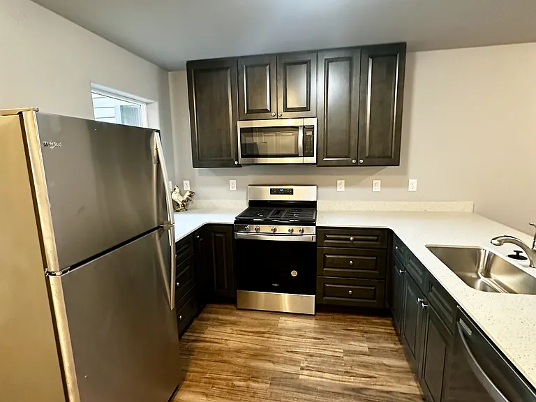3752 Peter Ln NE #3752 — Photo 7