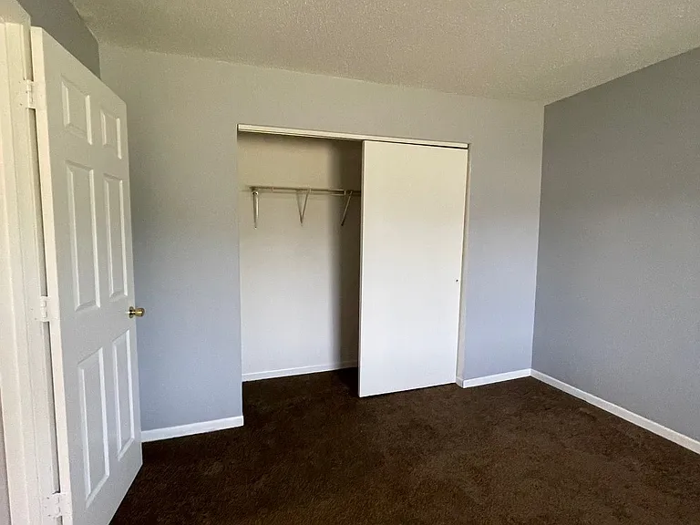 2202 Lewis Ave #302 — Photo 5