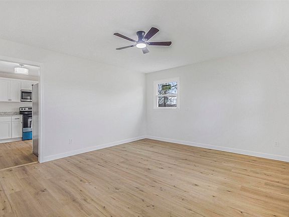 4th image of 1100 Witt Rd