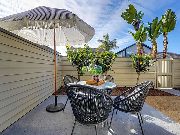 5th image of 159 Grandview St