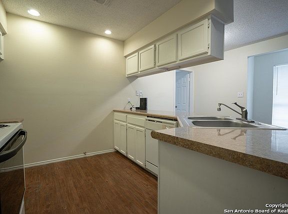 5th image of 7570 Windsor Oaks