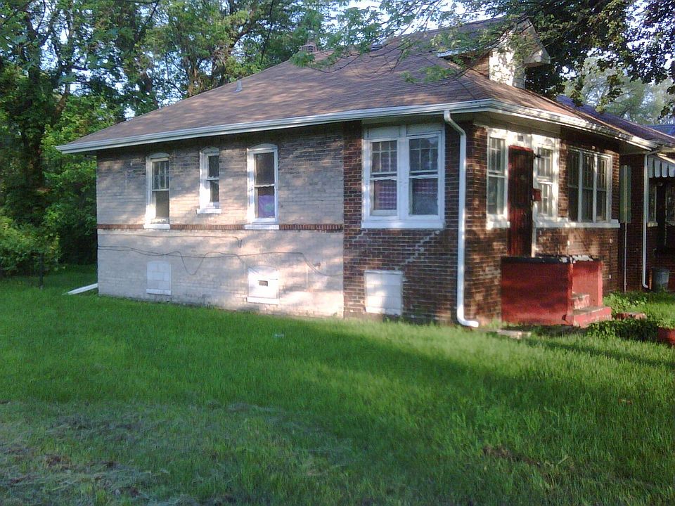 2nd image of 813 Vermont St