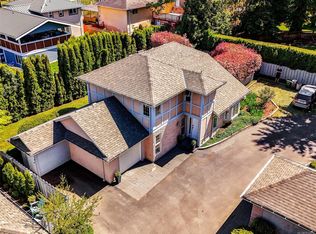 1809 McKenzie Ave #6, Saanich, BC V8N1A6