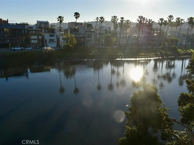 6400 Pacific Ave #311 — Photo 30