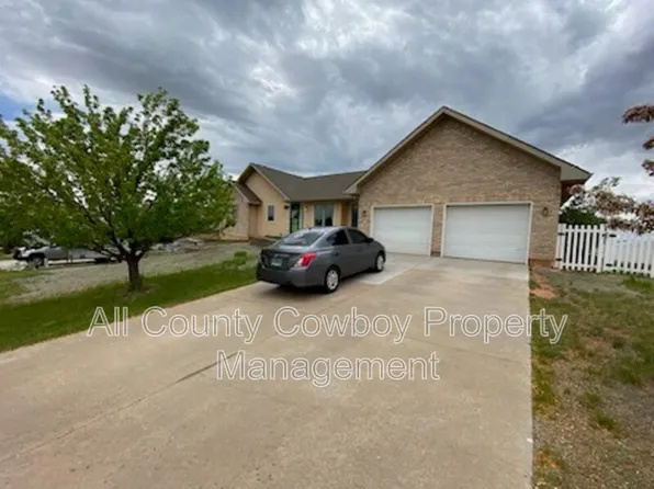1666 Nottage Ct, Laramie, WY 82072