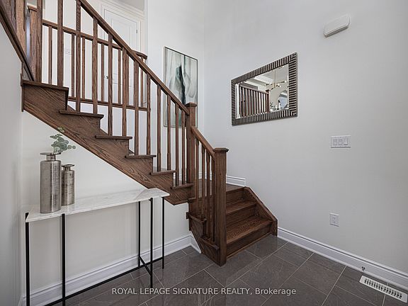 3rd image of 19 Hollyhock Ct